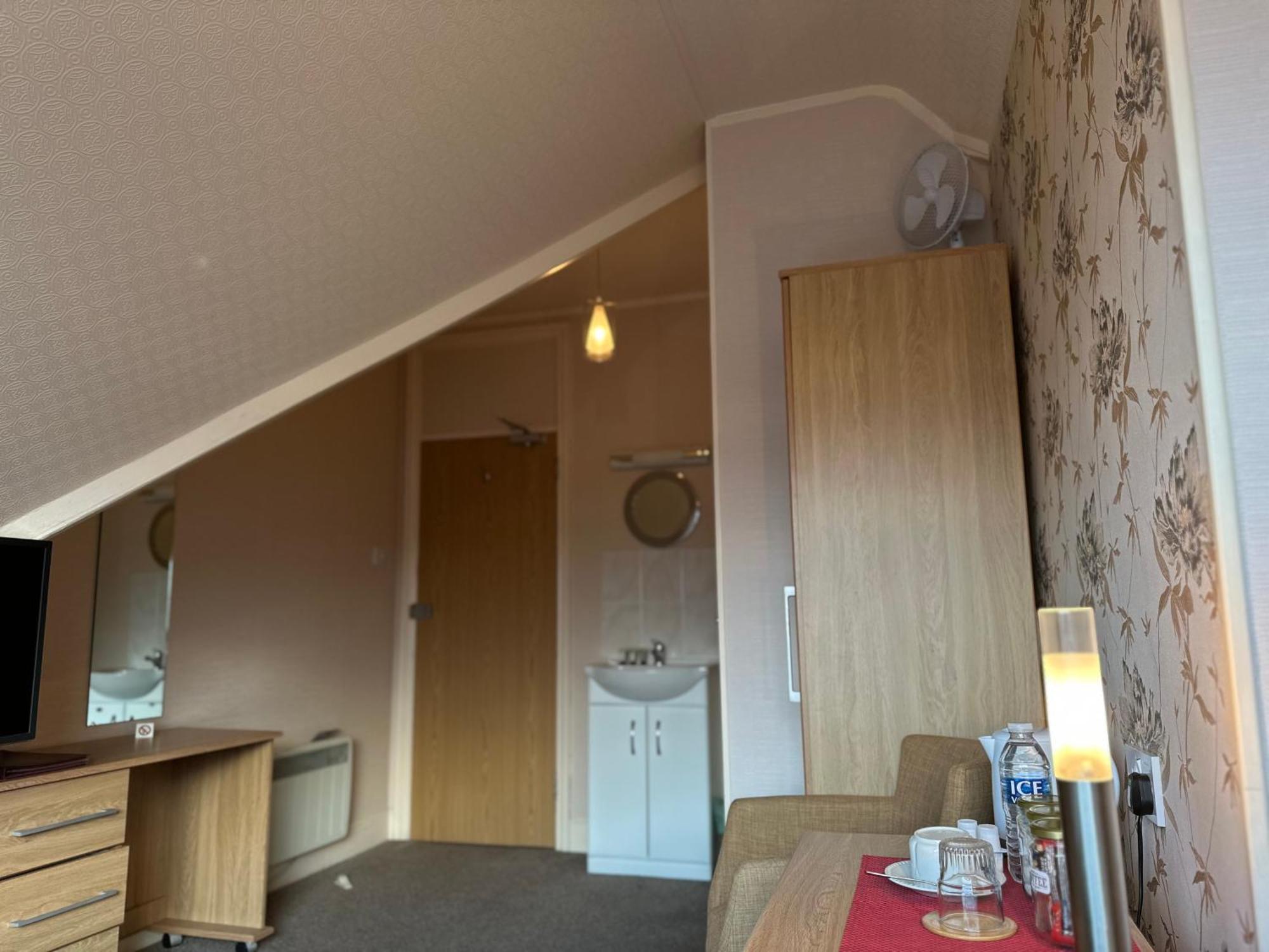 Devonia Express Hotel Eastbourne Szoba fotó